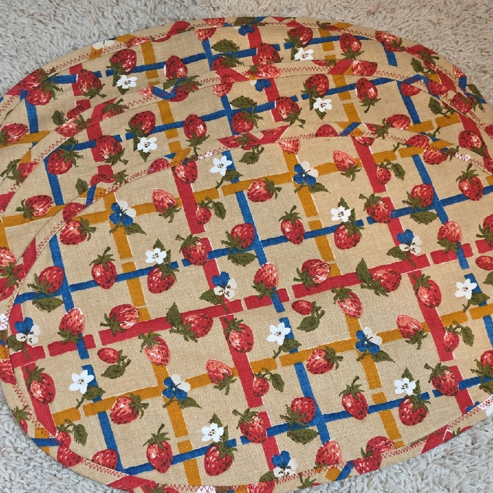 Vibrant Strawberry Pattern Placemats Set Of 3